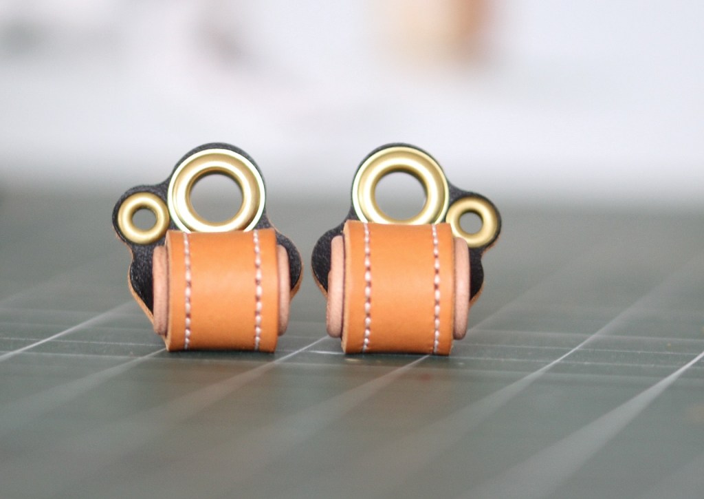 Lined falconry anklets